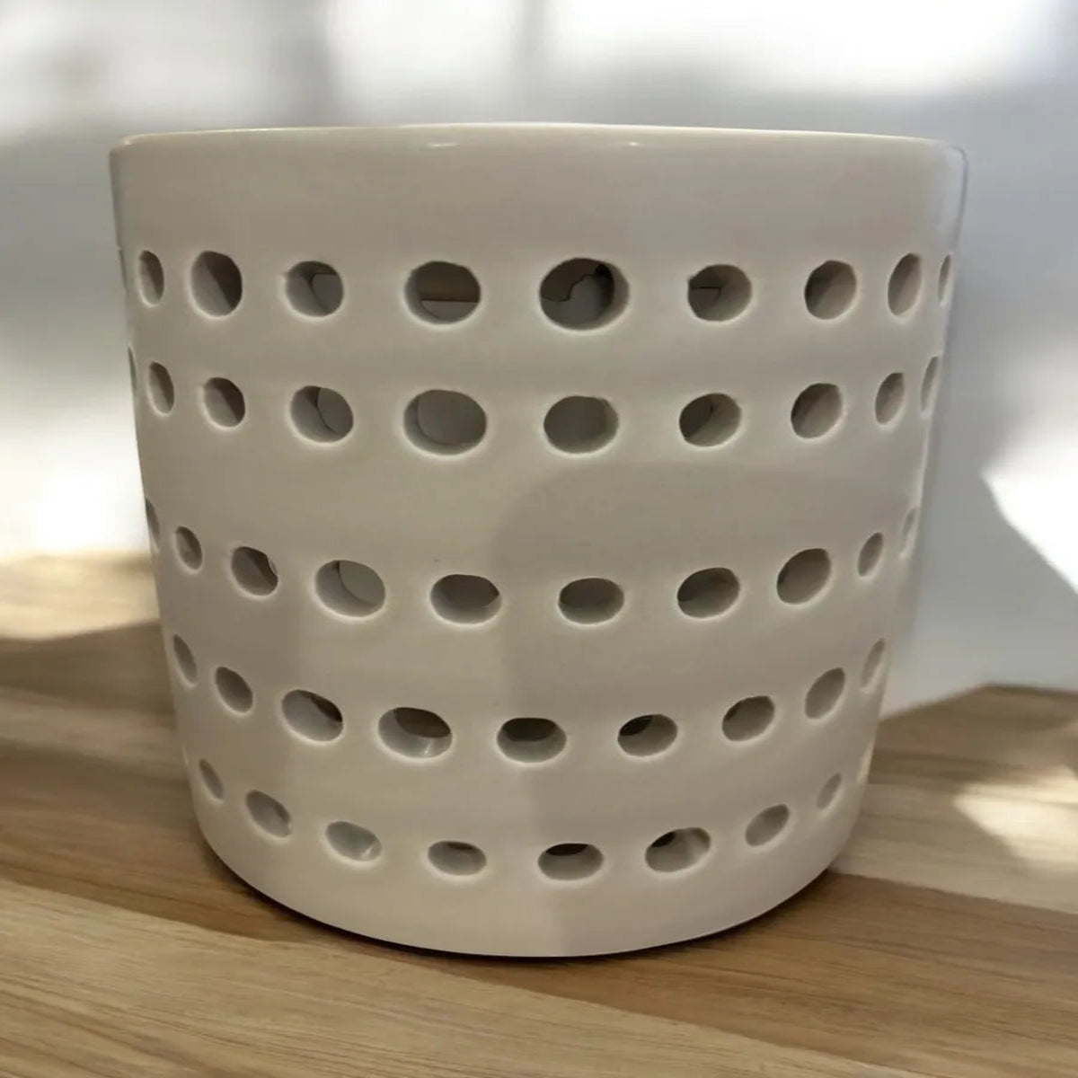 Minimalist cream coloured cut-out wax melt burner